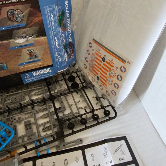 Build 12 Different Solar Robot Creation Kit Toy Walker Roly Poly Walker BOT 8+ - Picture 12 of 13